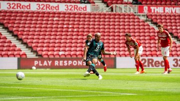 Andre Ayew scores in Swansea big win over Middlesbrough