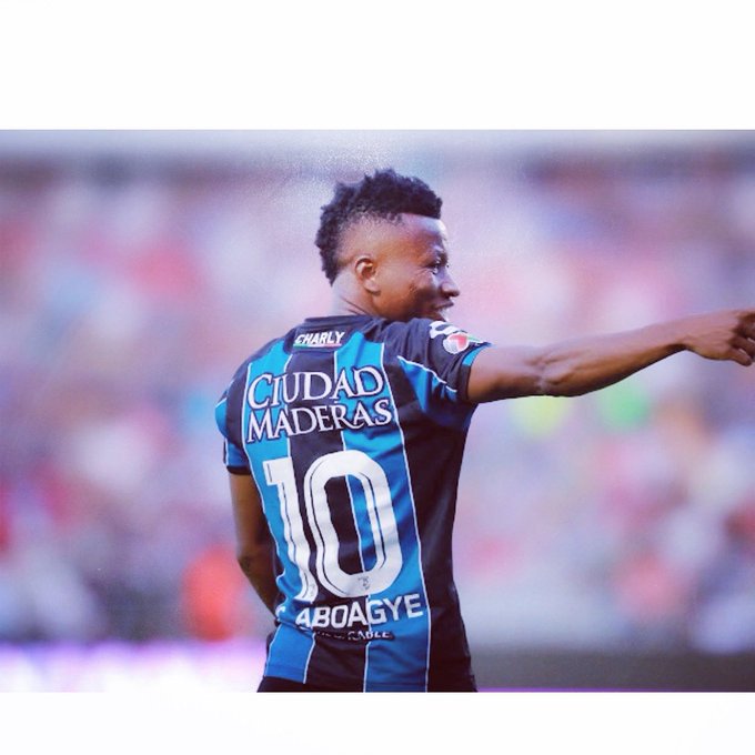 Mexican side Tijuana  beat Santos Laguna to sign Ghanaian midfielder Clifford Aboagye