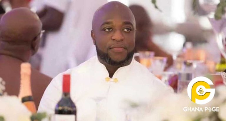 Kotoko Board Member Kofi Amoa-Abban issues cheque to settle 3-month salary arrears of players