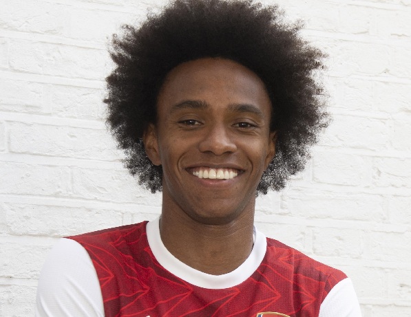 Arsenal complete signing of former Chelsea midfielder Willian
