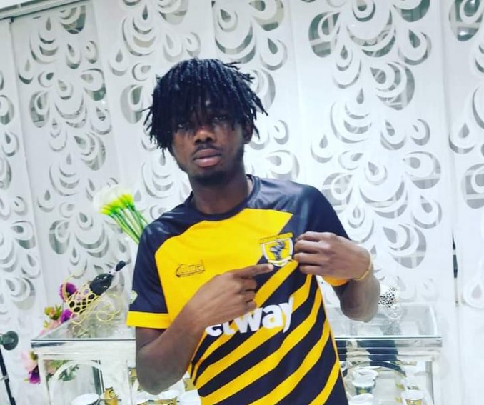 Empem Dacosta joins AshantiGold in a three-year deal