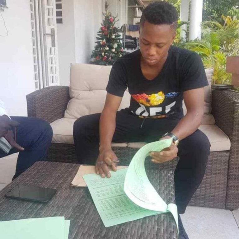 Former WAFA star Zakaria Mumuni joins Asante Kotoko