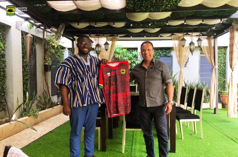 Portuguese coach  Mariano Barreto arrives in Ghana, signs short-term deal with Asante Kotoko