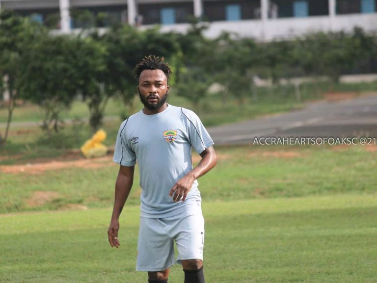 Gladson Awako holds first training session with Hearts Of Oak