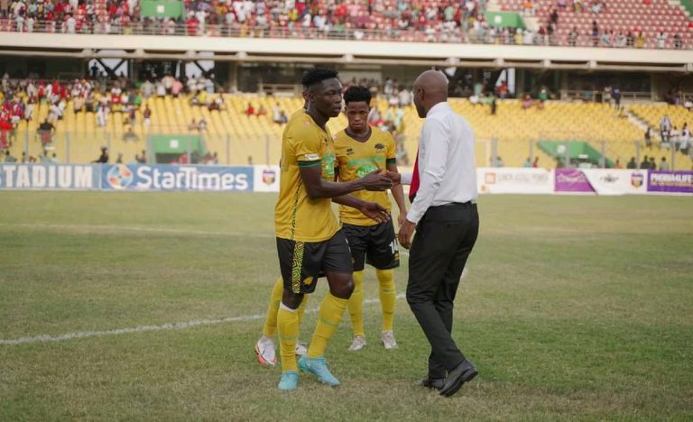 Kotoko coach Prosper Narteh hails his players after Hearts stalemate