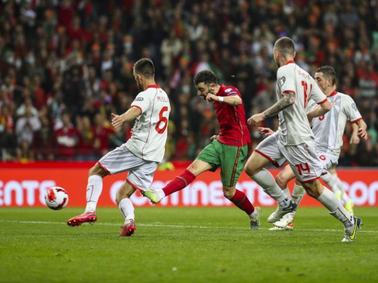 Bruno Fernandes double sends Portugal to the World Cup, Poland kick out Sweden