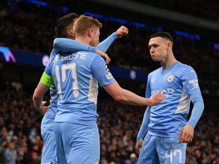 Man City thump Brighton 3-0 to regain Premier League lead