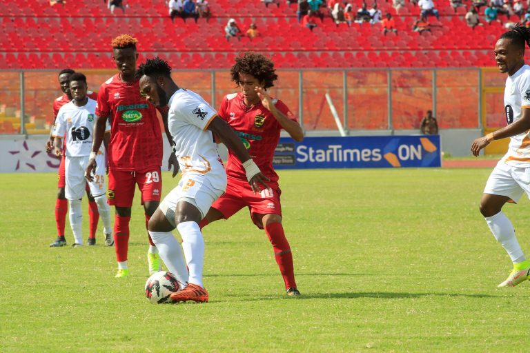Match Report: Bright Adjei scores late as Aduana hold wasteful Kotoko in Kumasi