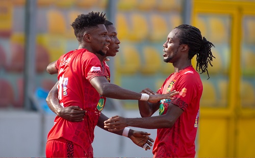 Kotoko-players-Etouga-and-Lamptey