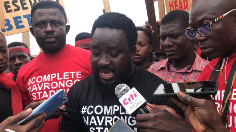 VIDEO: Irate Navrongo Youth demonstrate over uncompleted stadium