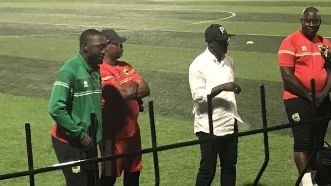 VIDEO: Ex-Kotoko coach Didi Dramani visits Asante Kotoko players at training ahead of their trip to Turkey
