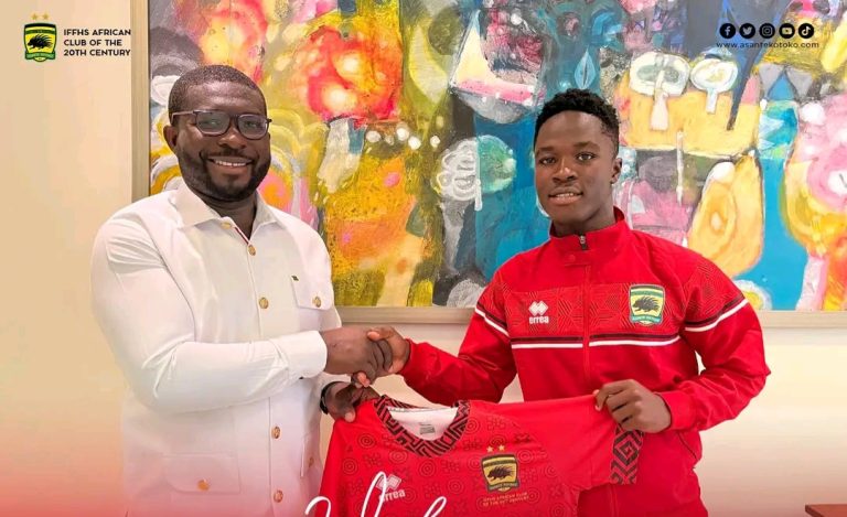 OFFICIAL: Asante Kotoko sign talented midfielder Rocky Dwamena