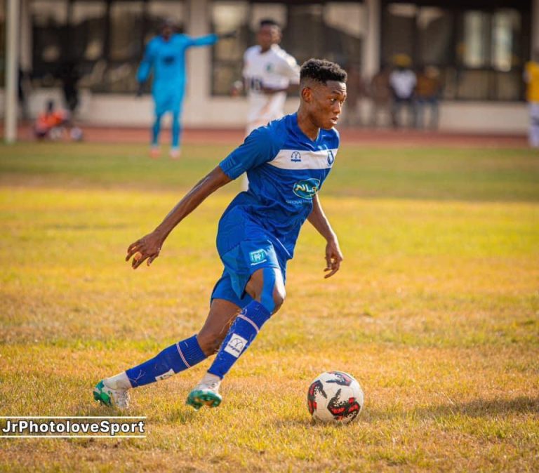 Former Hearts of Oak midfielder Manaf Umar agrees to join Nsoatreman