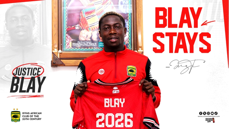 Justice Blay extends his contract with Asante Kotoko