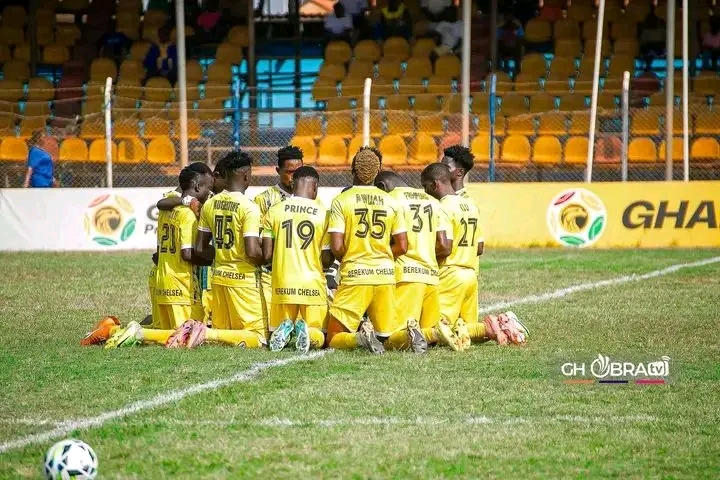 Players and Technical team of Berekum Chelsea attacked by armed robbers
