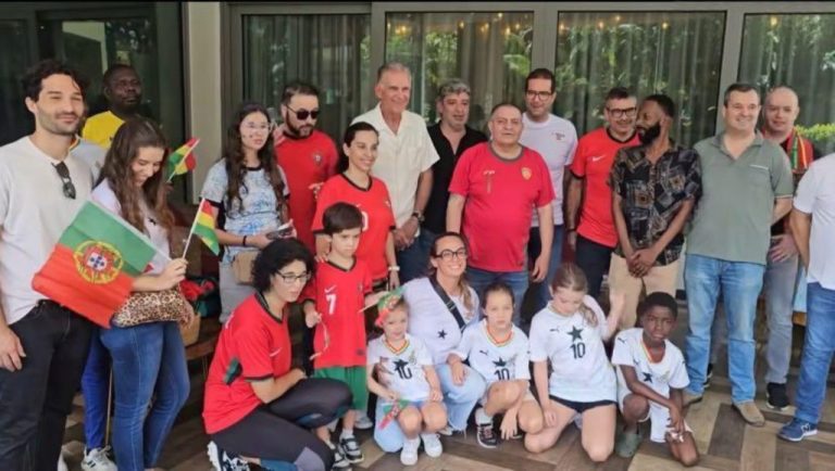 Black Stars Manager meets Portuguese community in Ghana